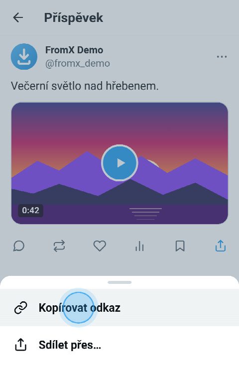 Příspěvek s videem na X s otevřenou nabídkou sdílení a vybranou možností „Kopírovat odkaz“