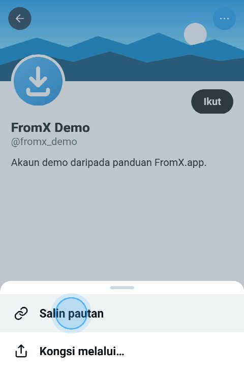 Profil di X dengan menunya dibuka dan “Salin pautan” dipilih